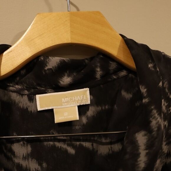 Michael Kors 100% Silk Sleeveless Printed Blouse Sz 2 - Picture 4 of 5